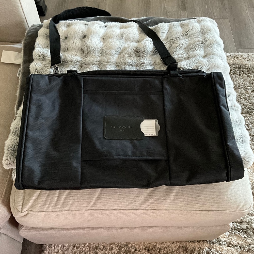 Samsonite garmet bag